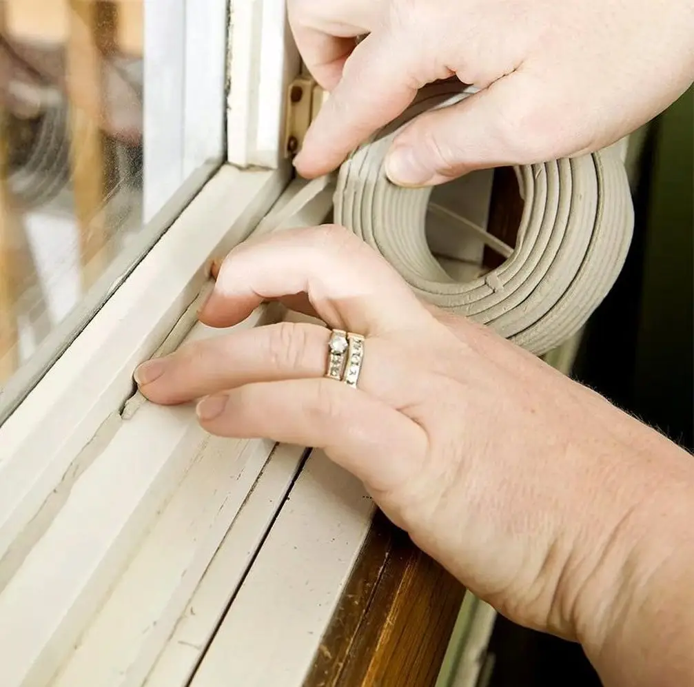 Veca koka loga blīvējuma uzstādīšana